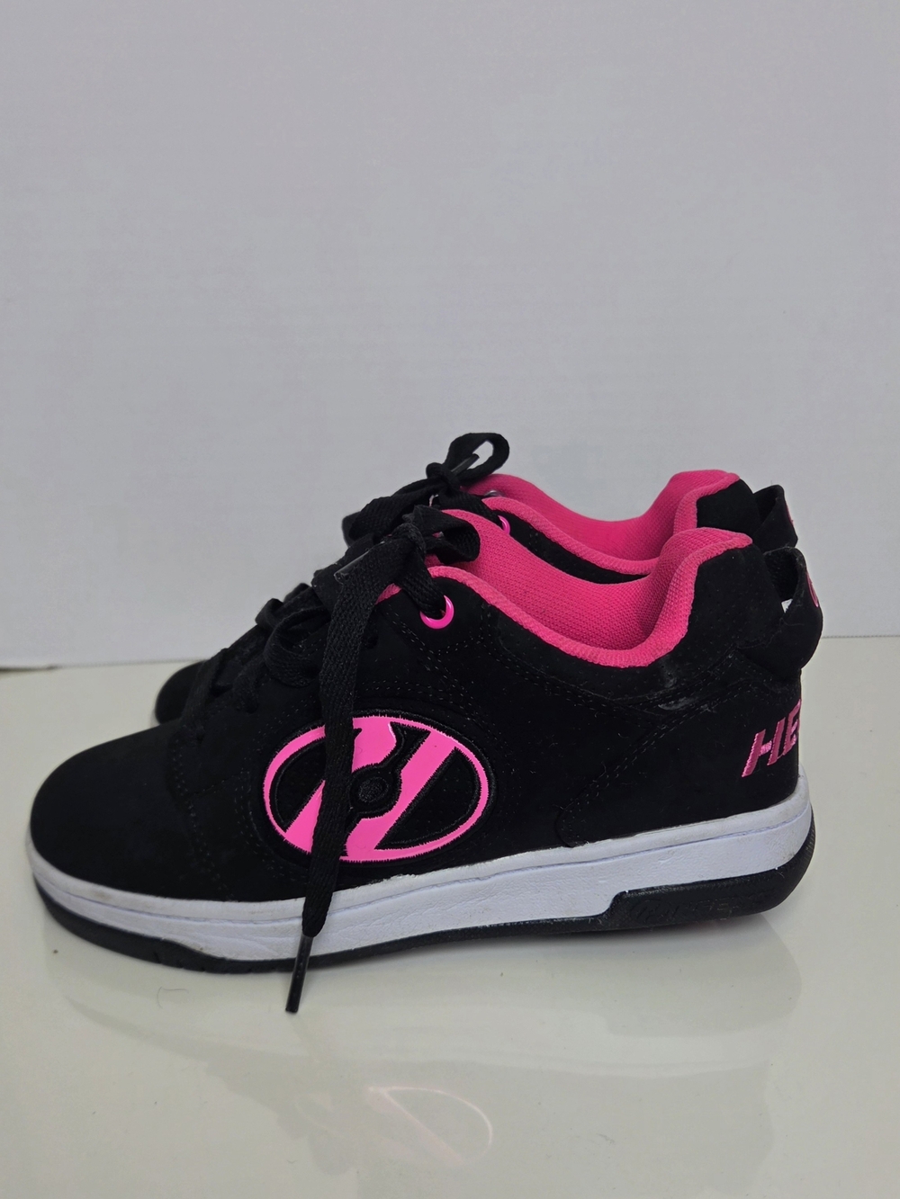 Heelys Black & Hot Pink Sneakers